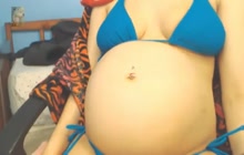 9 months pregnant slut on webcam
