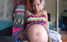 Pregnant Filipina on webcam